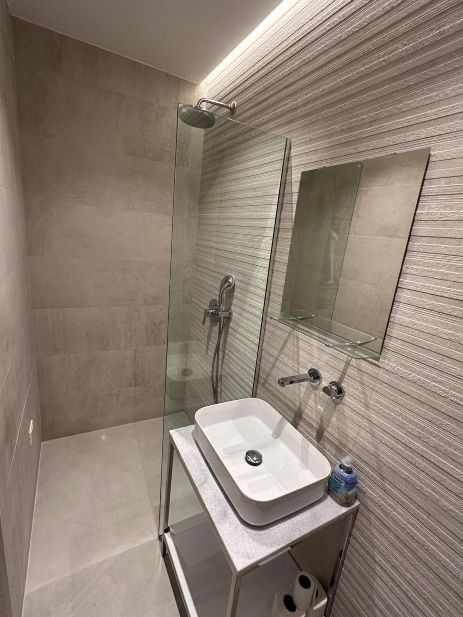 Amazon 8 Guesthouse Tirana Bagian luar foto
